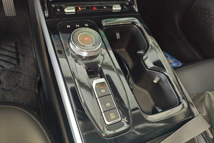 Used Wuling Xingguang 2024 Co-Creation Edition 150 Advanced Model Gear Lever