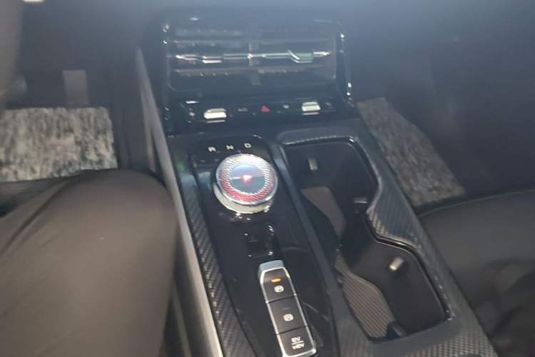 Used Wuling Xingguang 2024 Co-Creation Edition 150 Advanced Model Gear Lever