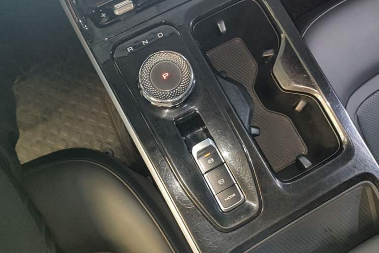 Used Wuling Xingguang 2024 Co-Creation Edition 510 Advanced Model Gear Lever