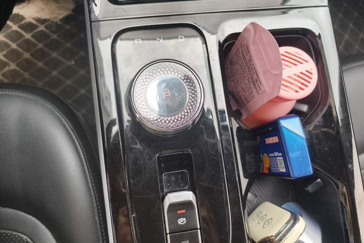 Used Wuling Xingguang 2024 Co-Creation Edition 150 Advanced Model Gear Lever