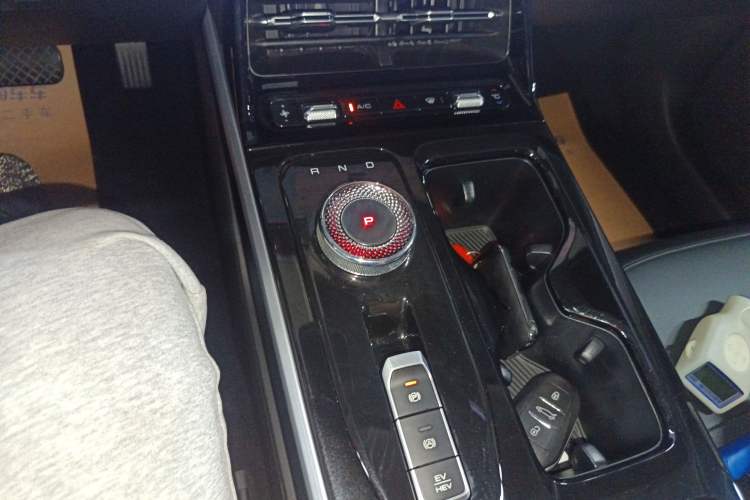 Used Wuling Xingguang 2024 Co-Creation Edition 150 Flagship Model Gear Lever