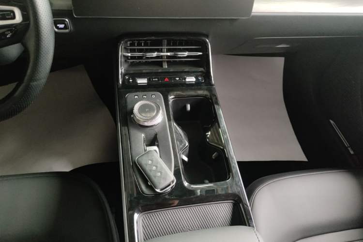 Used Wuling Xingguang 2024 Co-Creation Edition 150 Flagship Model Gear Lever