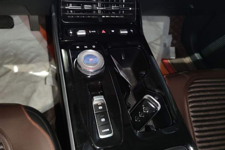 Used Wuling Xingguang 2024 Co-Creation Edition 510 Advanced Model Gear Lever