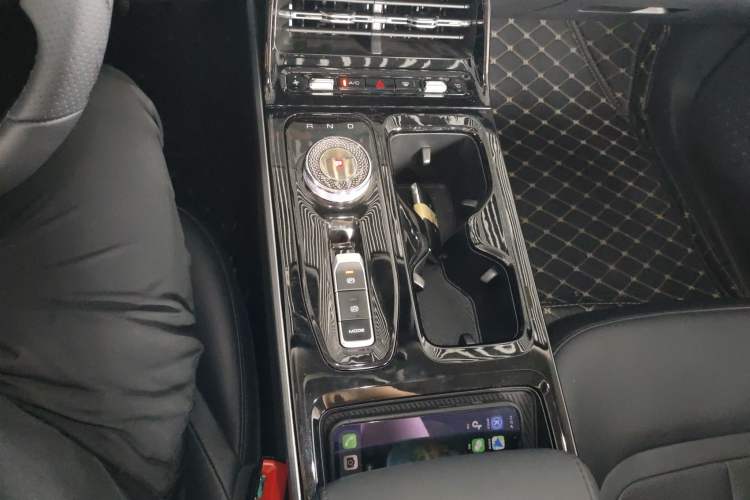 Used Wuling Xingguang 2024 Co-Creation Edition 510 Advanced Model Gear Lever