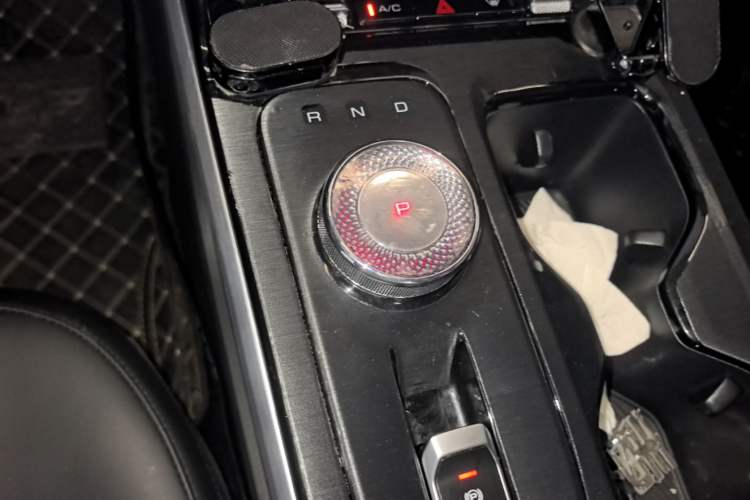 Used Wuling Xingguang 2024 Co-Creation Edition 510 Advanced Model Gear Lever
