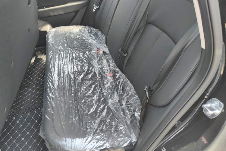 Used Wuling Xingguang 2024 Co-Creation Edition 510 Advanced Model Interior 1