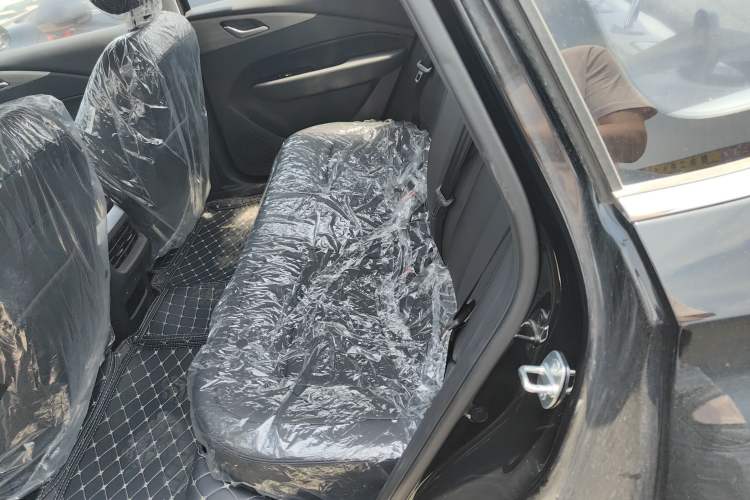 Used Wuling Xingguang 2024 Co-Creation Edition 510 Advanced Model Interior 1