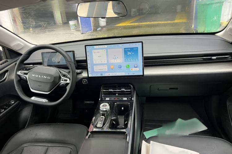 Used Wuling Xingguang 2024 Co-Creation Edition 510 Advanced Model Interior 1