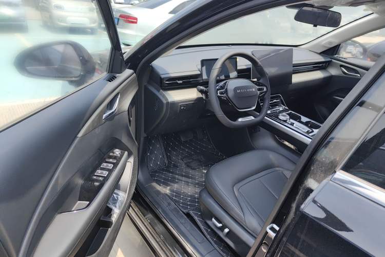 Used Wuling Xingguang 2024 Co-Creation Edition 510 Advanced Model Interior 2