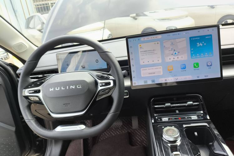 Used Wuling Xingguang 2024 Co-Creation Edition 510 Advanced Model Interior 2