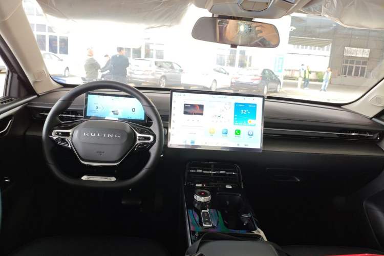 Used Wuling Xingguang 2024 Co-Creation Edition 150 Advanced Model Interior 2