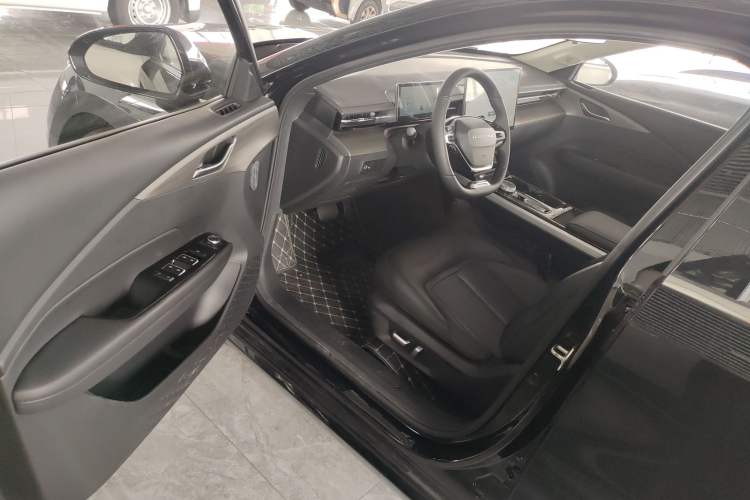 Used Wuling Xingguang 2024 Co-Creation Edition 510 Advanced Model Interior 3