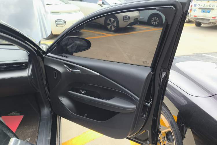 Used Wuling Xingguang 2024 Co-Creation Edition 510 Advanced Model Interior 5