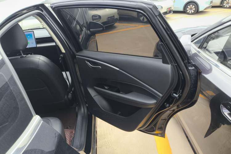 Used Wuling Xingguang 2024 Co-Creation Edition 510 Advanced Model Interior 6