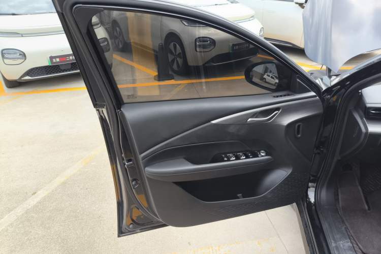 Used Wuling Xingguang 2024 Co-Creation Edition 510 Advanced Model Interior 7