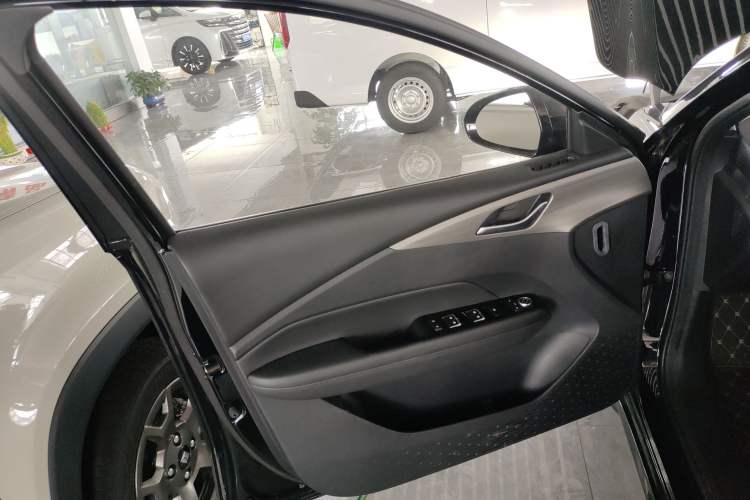 Used Wuling Xingguang 2024 Co-Creation Edition 510 Advanced Model Interior 7
