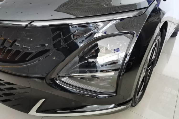 Used Wuling Xingguang 2024 Co-Creation Edition 150 Flagship Model Left Front Headlight