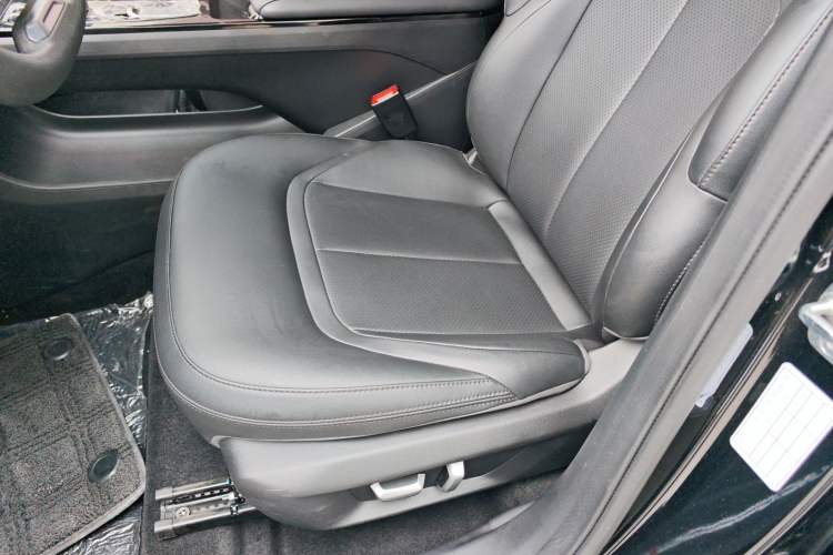 Used Wuling Xingguang 2024 Co-creation Edition 150 Standard Model Left Front Seat