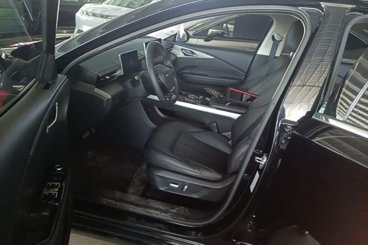 Used Wuling Xingguang 2024 Co-Creation Edition 510 Advanced Model Left Front Seat