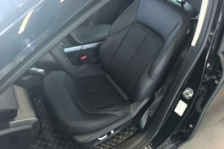Used Wuling Xingguang 2024 Co-Creation Edition 510 Advanced Model Left Front Seat