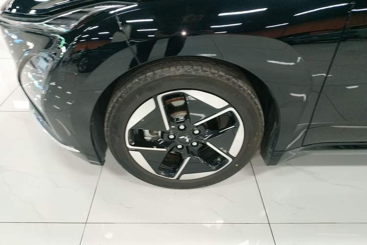 Used Wuling Xingguang 2024 Co-Creation Edition 510 Advanced Model Left Front Wheel Hub