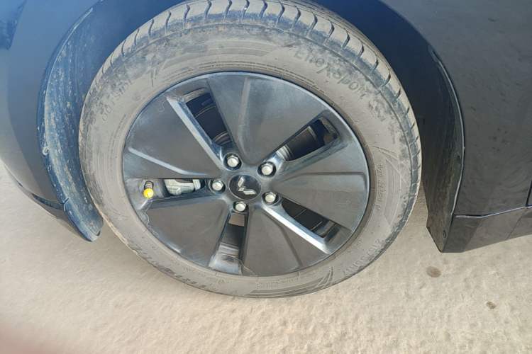 Used Wuling Xingguang 2024 Co-creation Edition 150 Standard Model Left Front Wheel Hub