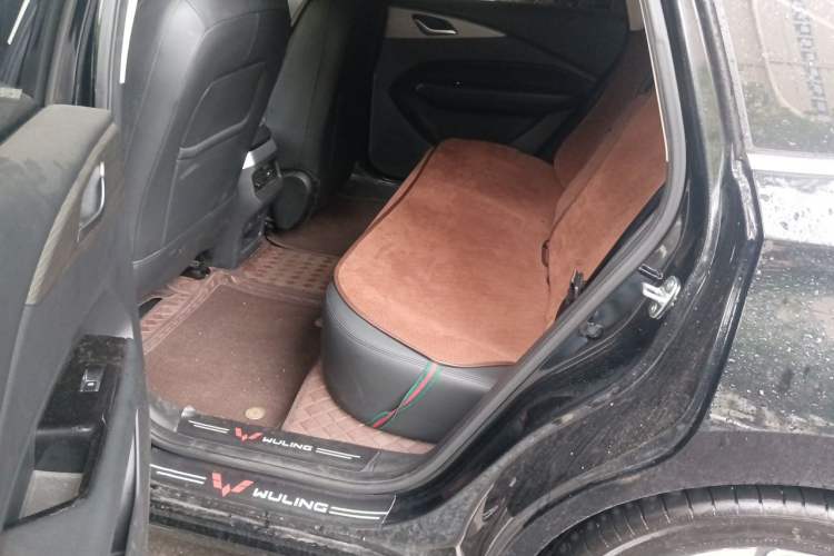 Used Wuling Xingguang 2024 Co-Creation Edition 510 Advanced Model Left Rear Seat