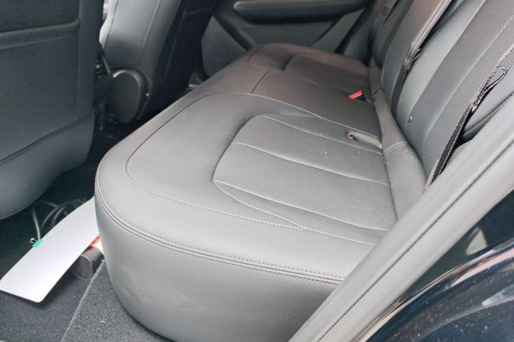 Used Wuling Xingguang 2024 Co-creation Edition 150 Standard Model Left Rear Seat