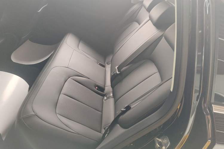 Used Wuling Xingguang 2024 Co-Creation Edition 150 Flagship Model Left Rear Seat