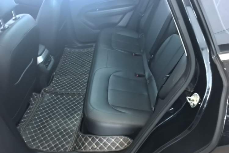 Used Wuling Xingguang 2024 Co-Creation Edition 510 Advanced Model Left Rear Seat