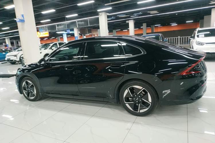 Used Wuling Xingguang 2024 Co-Creation Edition 510 Advanced Model Left Side