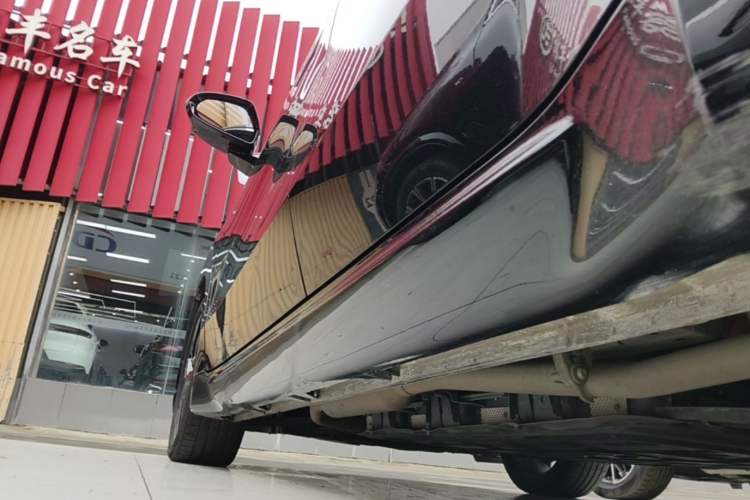 Used Wuling Xingguang 2024 Co-Creation Edition 150 Flagship Model Left Side Sill