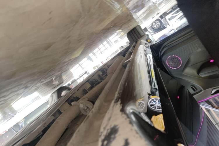 Used Wuling Xingguang 2024 Co-Creation Edition 150 Flagship Model Left Side Sill