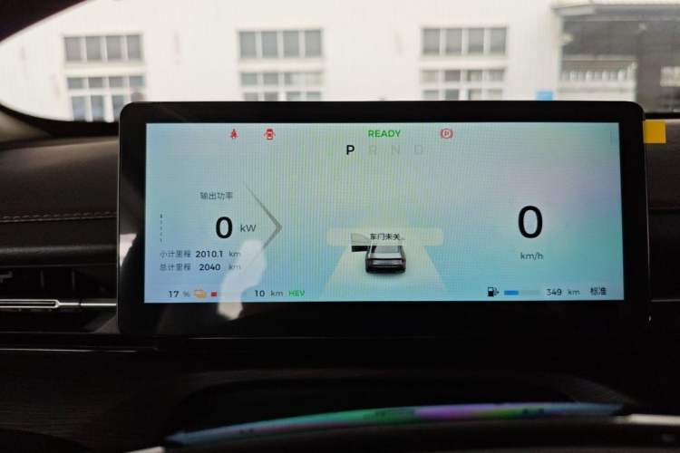 Used Wuling Xingguang 2024 Co-Creation Edition 150 Advanced Model Odometer Close Up