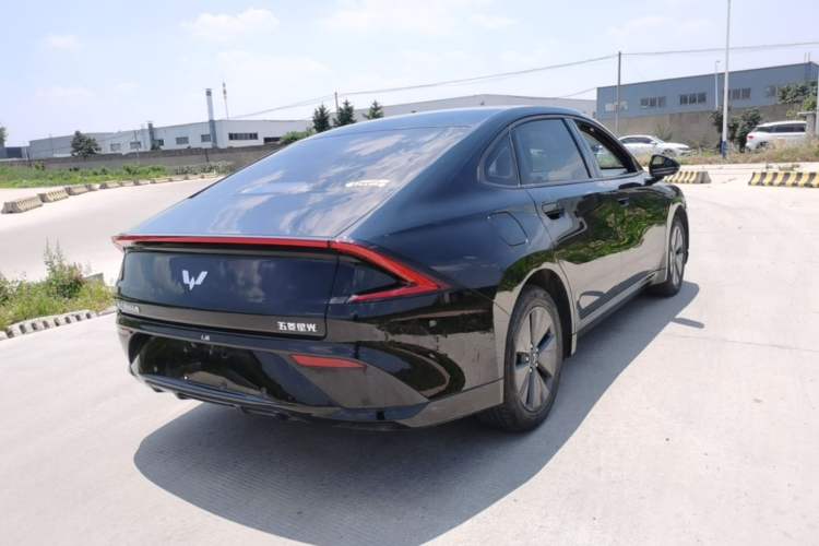 Used Wuling Xingguang 2024 Co-Creation Edition 70 Standard Model Rear Right 45 Deg