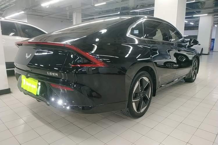 Used Wuling Xingguang 2024 Co-Creation Edition 510 Advanced Model Rear Right 45 Deg