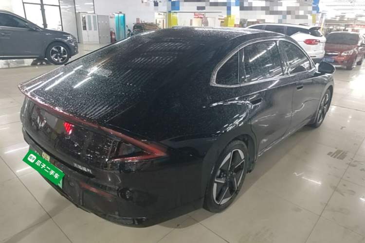 Used Wuling Xingguang 2024 Co-Creation Edition 510 Advanced Model Rear Right 45 Deg