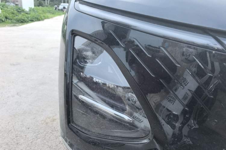 Used Wuling Xingguang 2024 Co-Creation Edition 150 Flagship Model Right Front Headlight