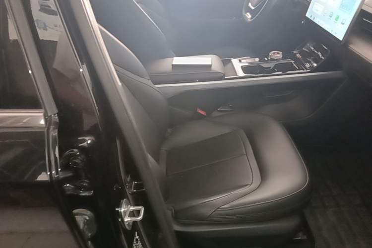Used Wuling Xingguang 2024 Co-Creation Edition 510 Advanced Model Right Front Seat