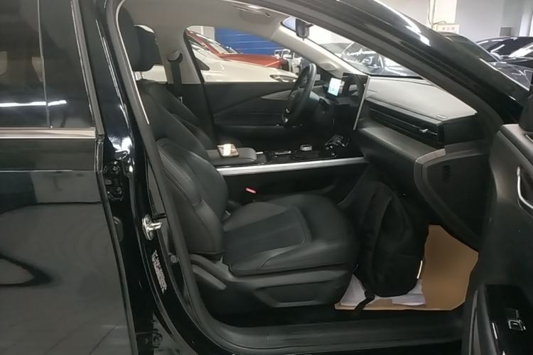 Used Wuling Xingguang 2024 Co-Creation Edition 510 Advanced Model Right Front Seat