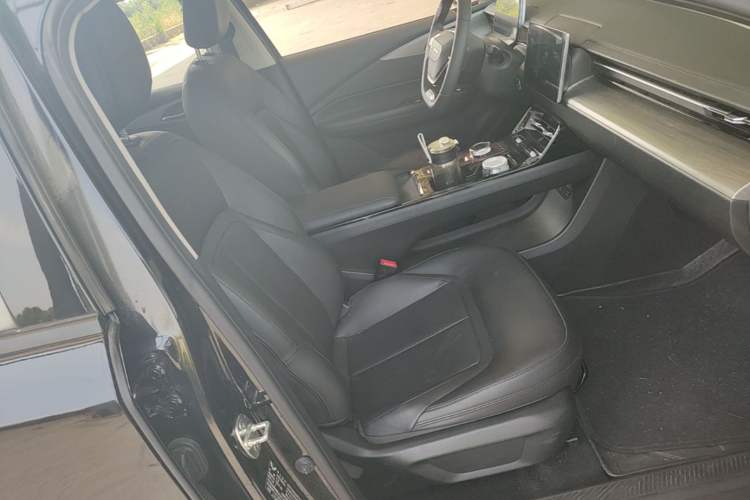 Used Wuling Xingguang 2024 Co-creation Edition 150 Standard Model Right Front Seat