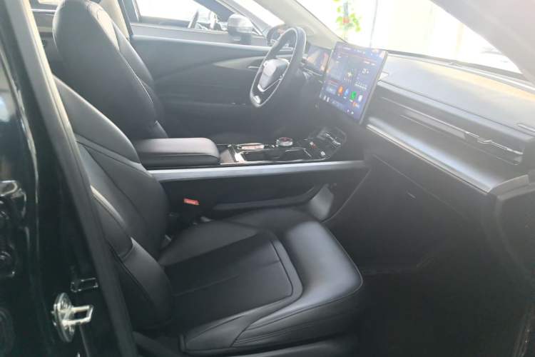 Used Wuling Xingguang 2024 Co-Creation Edition 510 Advanced Model Right Front Seat