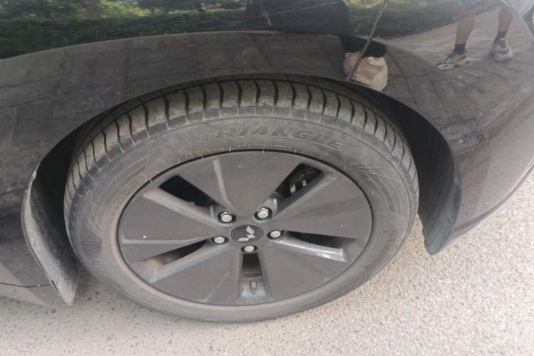 Used Wuling Xingguang 2024 Co-creation Edition 150 Standard Model Right Front Wheel Hub