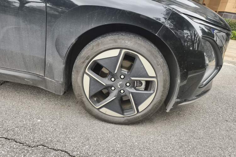 Used Wuling Xingguang 2024 Co-Creation Edition 150 Advanced Model Right Front Wheel Hub