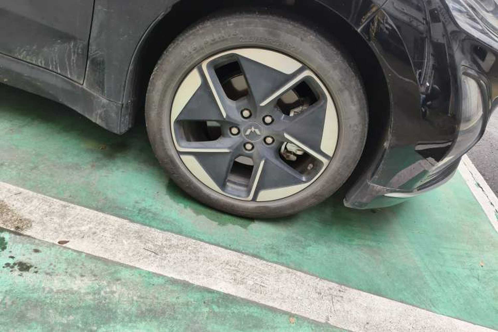Used Wuling Xingguang 2024 Co-Creation Edition 510 Advanced Model Right Front Wheel Hub