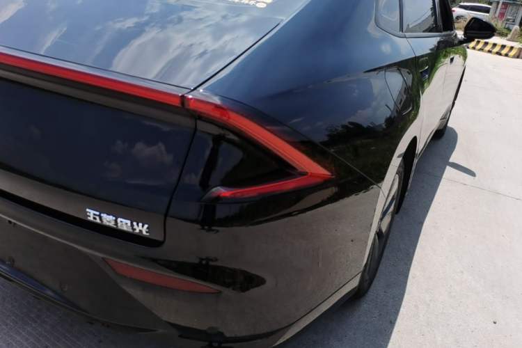 Used Wuling Xingguang 2024 Co-Creation Edition 70 Standard Model Right Rear Taillight