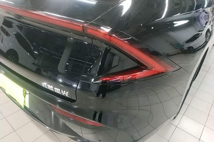 Used Wuling Xingguang 2024 Co-Creation Edition 510 Advanced Model Right Rear Taillight