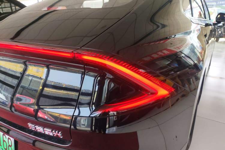 Used Wuling Xingguang 2024 Co-Creation Edition 510 Advanced Model Right Rear Taillight