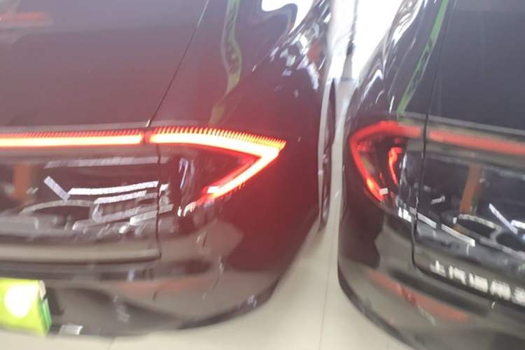 Used Wuling Xingguang 2024 Co-Creation Edition 150 Advanced Model Right Rear Taillight