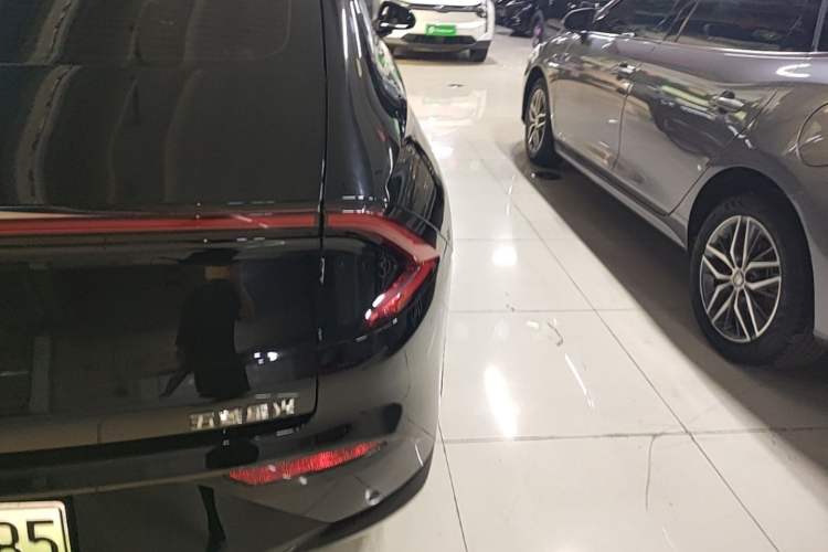 Used Wuling Xingguang 2024 Co-Creation Edition 510 Advanced Model Right Rear Taillight